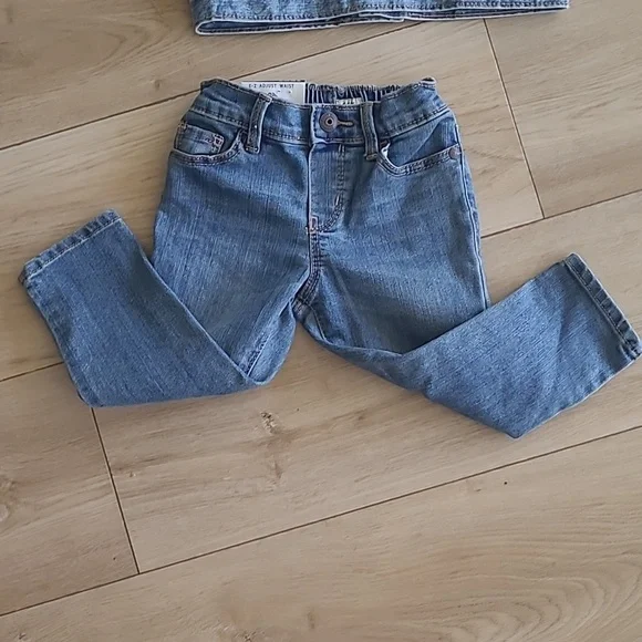 OshKosh Bgodh Denim Jacket and Jeans  for Kids Lot Of Two Size 2t, 18 M - Picture 6 of 9